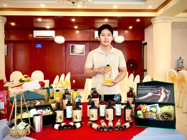 Tinh dầu Hằng Phan - kết nối giao thương - phát triển bền vững 4 Tinh dầu Hằng Phan tại sự kiện