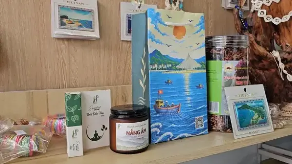 Túi quà "Hương miền biển" - Tinh dầu Hằng Phan tham gia cuộc thi thiết kế quà tặng du lịch TP. Hồ Chí Minh 2026