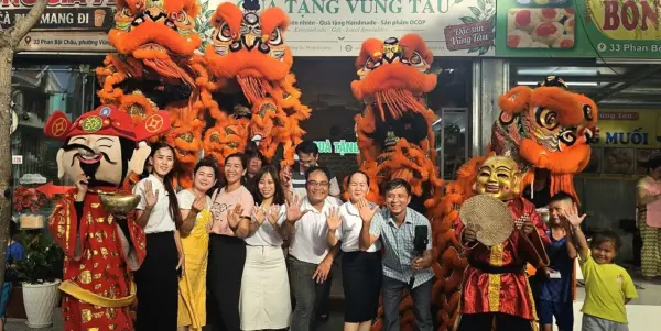 Tưng bừng khai trương Shop quà tặng Vũng Tàu - 33 Phan Bội Châu, P. Vũng Tàu, TP. Hồ Chí Minh